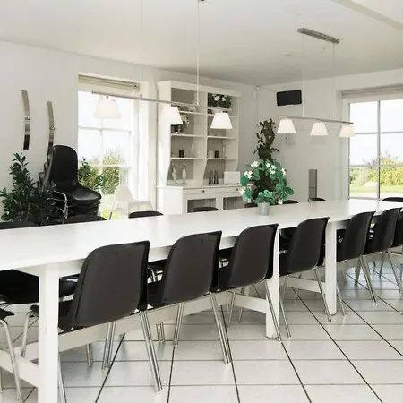 Sleeps 21 Pool Semesterbostad *