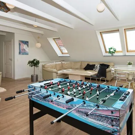 Sleeps 21 Pool Knebel