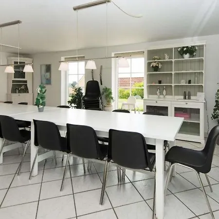 Sleeps 21 Pool Semesterbostad