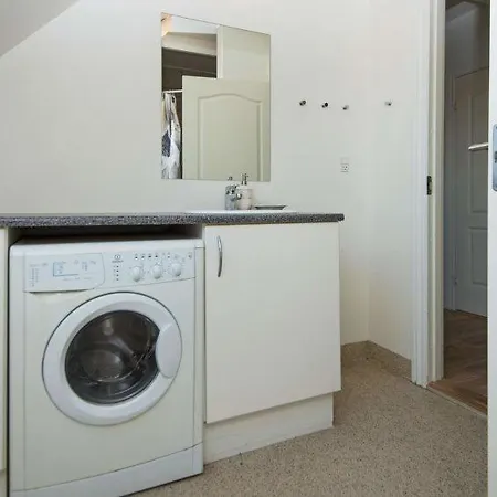 Sleeps 21 Pool Knebel