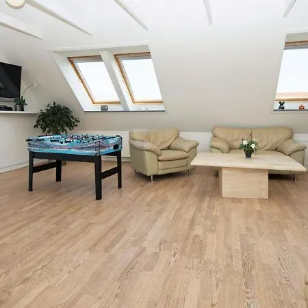Sleeps 21 Pool * Knebel