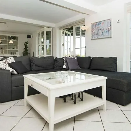 Sleeps 21 Pool